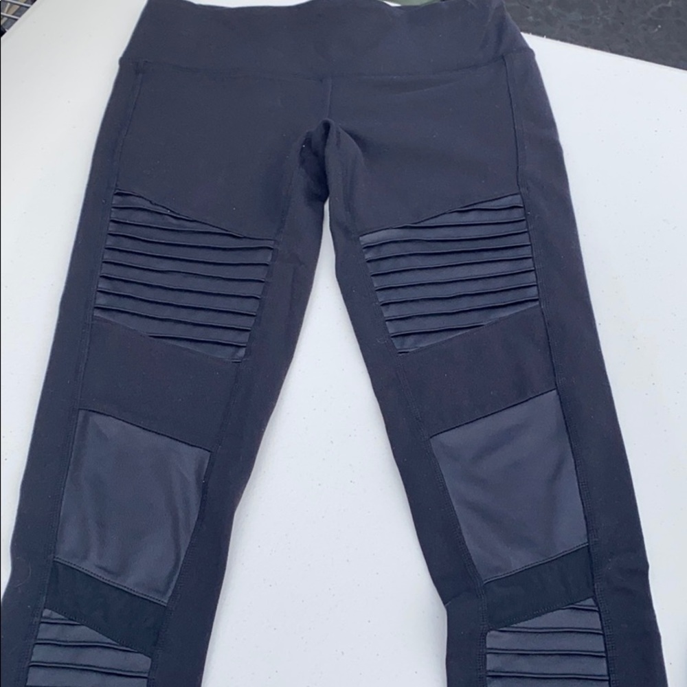 Alo yoga pants black size small